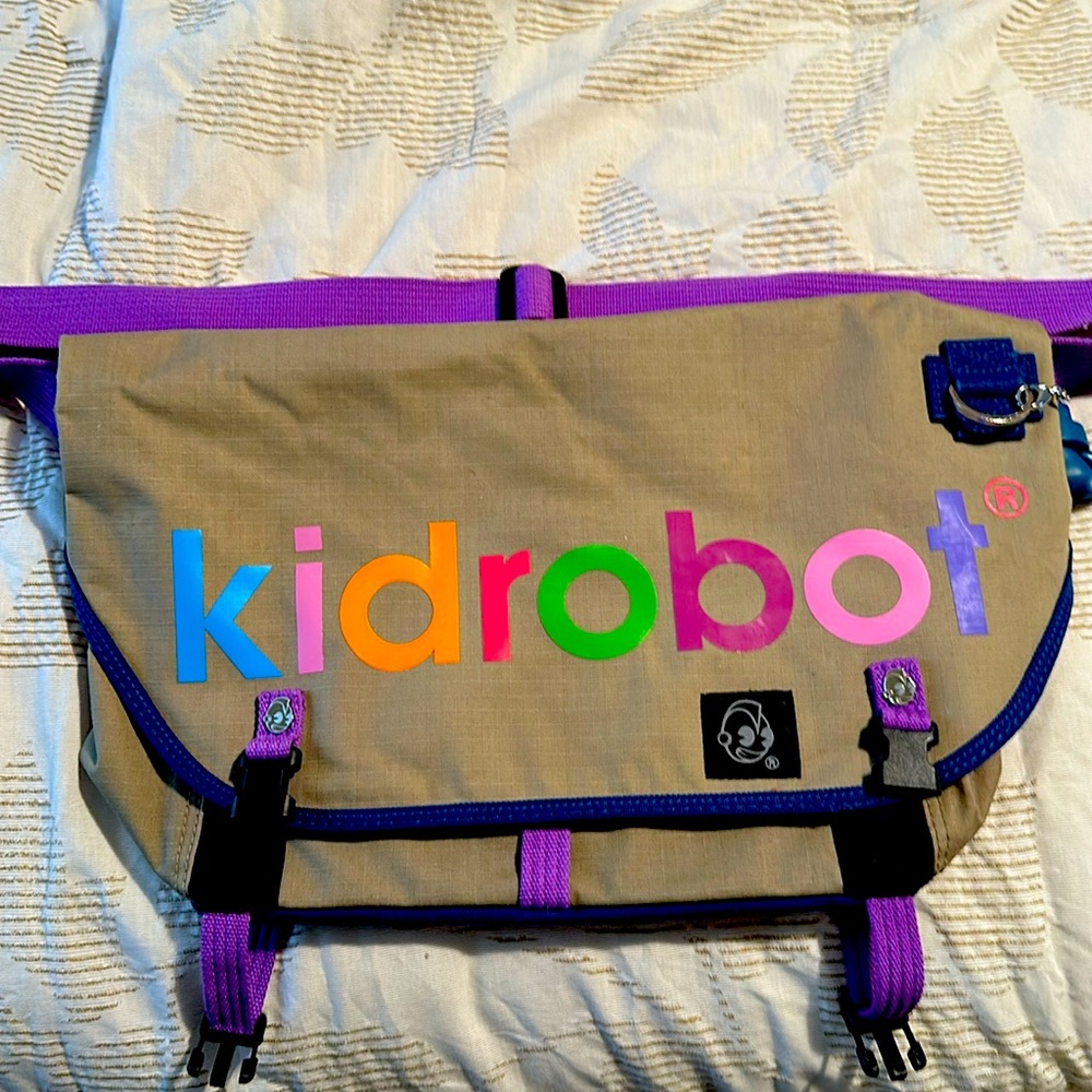 Kidrobot Messenger Bag. Like new condition.
